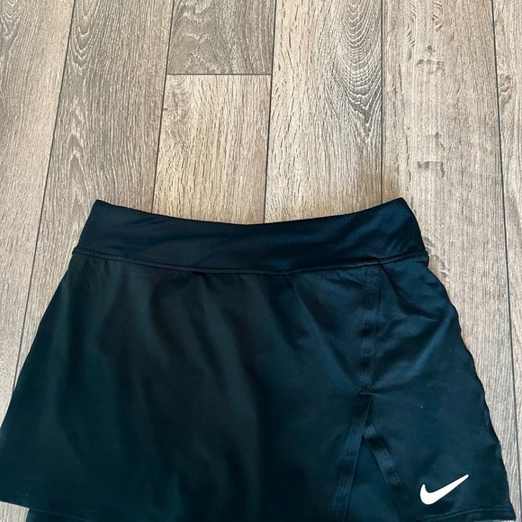 Nike Tennis Skirt Size Small - Picture 3 of 3